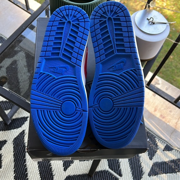 Jordan 1 Low Men’s 8.5 New - Picture 3 of 3